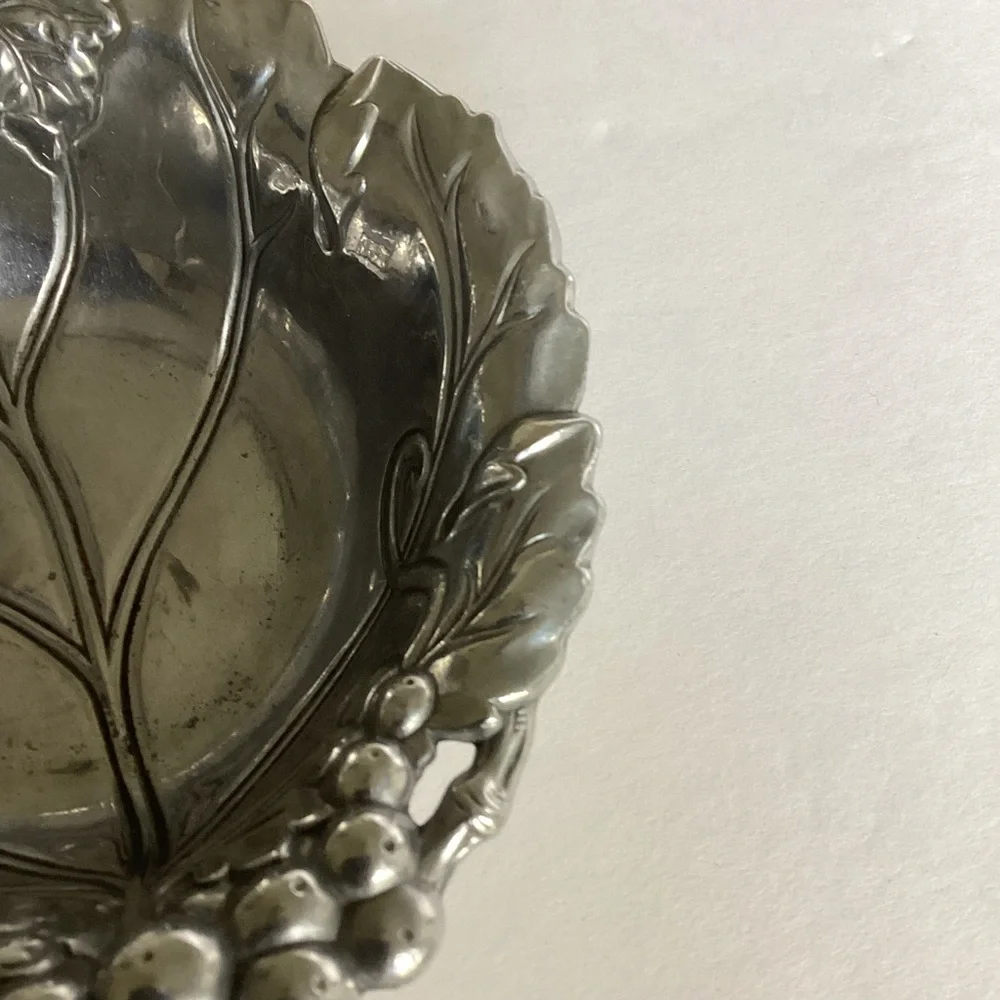 Arthur Court 1999 Grape & Leaf Aluminum Bowl Dish Grapevine Vineyard Serveware